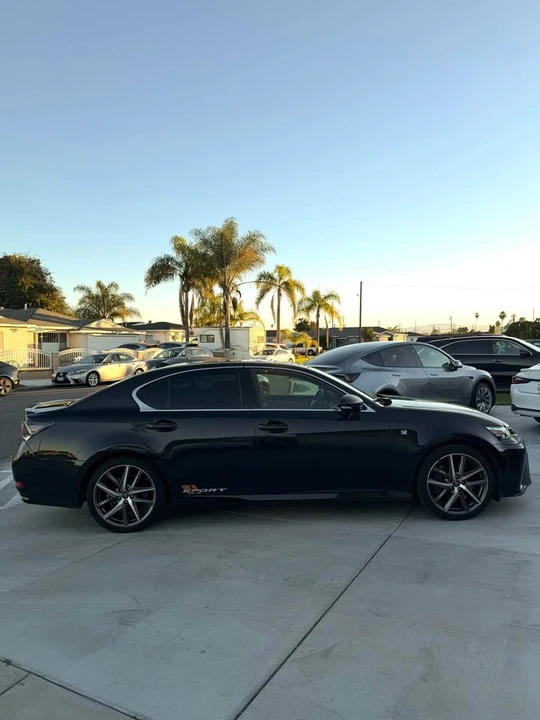 2017 Lexus GS 4th Gen - Image 4 of 14