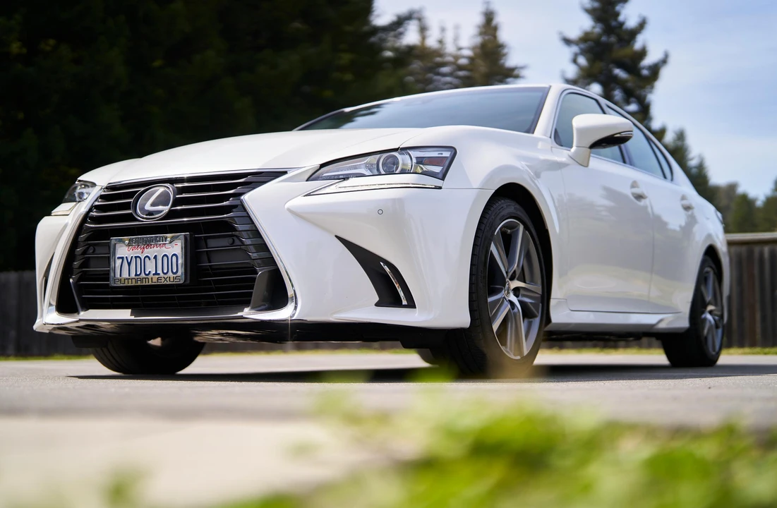 2017 Lexus GS 4th Gen - Image 9 of 31