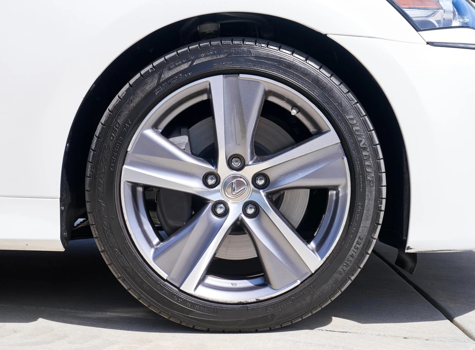 2017 Lexus GS 4th Gen - Image 27 of 31