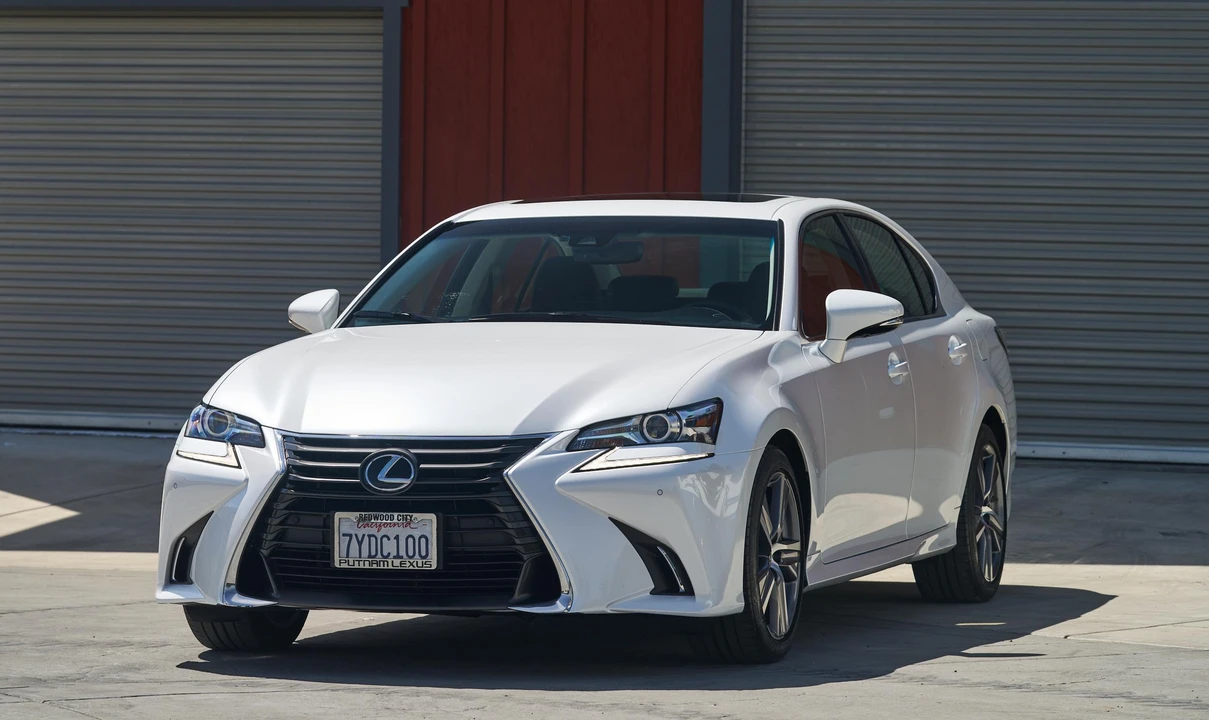 2017 Lexus GS 4th Gen - Image 8 of 31