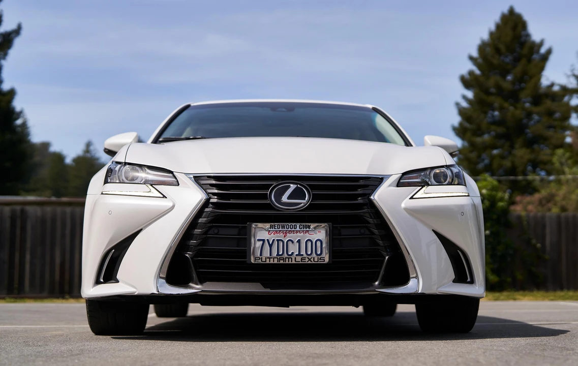 2017 Lexus GS 4th Gen - Image 7 of 31