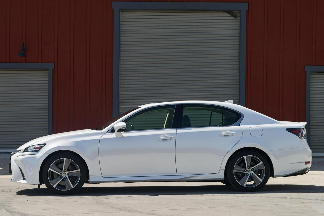 2017 Lexus GS 4th Gen - Image 3 of 31