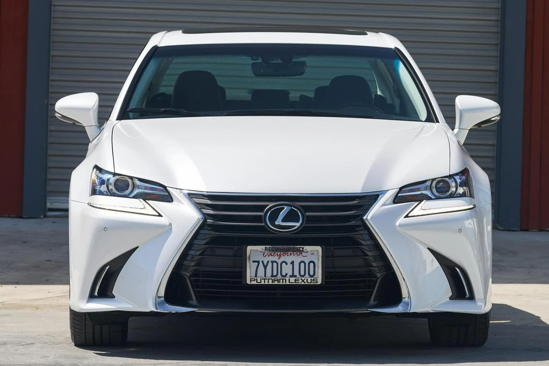 2017 Lexus GS 4th Gen - Image 2 of 31