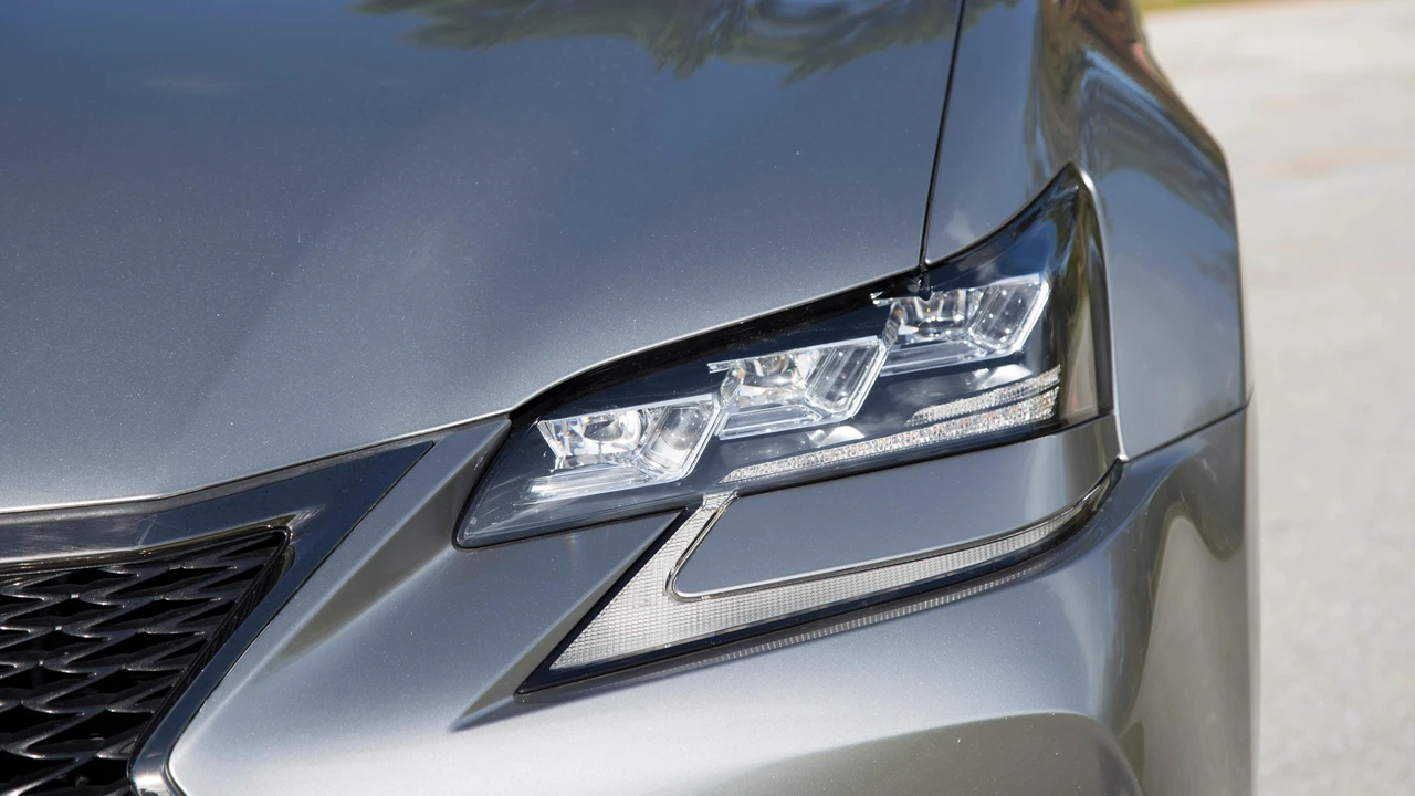 2017 Lexus GS F 4th Gen - Image 22 of 31