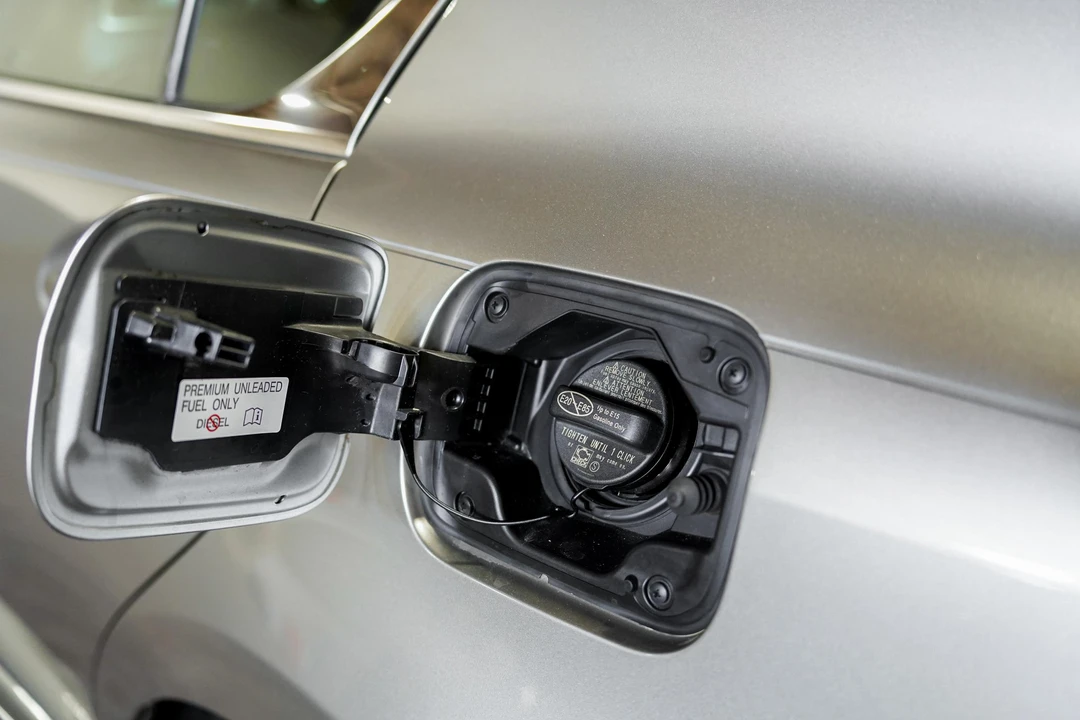 2017 Lexus GS F 4th Gen - Image 16 of 31