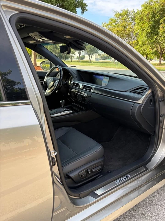 2017 Lexus GS 4th Gen - Image 13 of 18