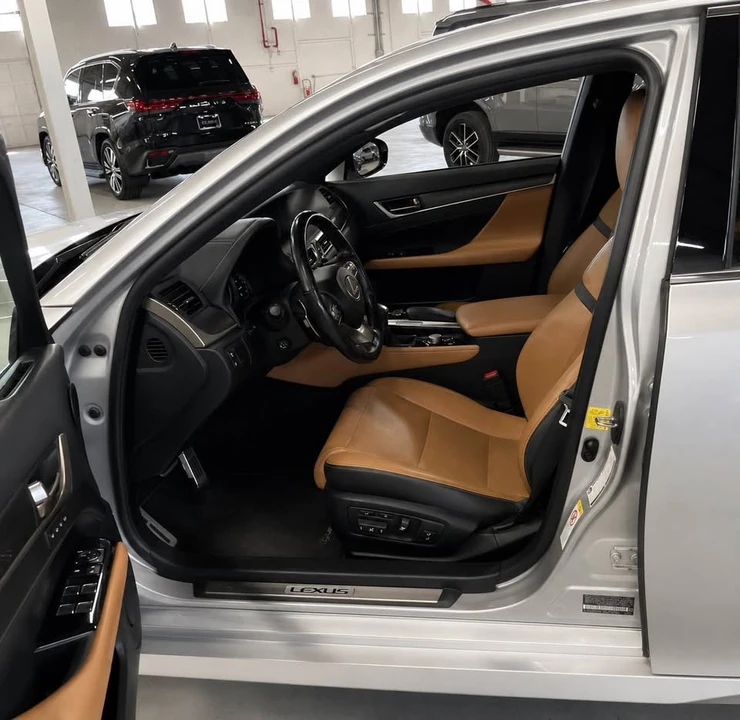 2017 Lexus GS 4th Gen - Image 12 of 20