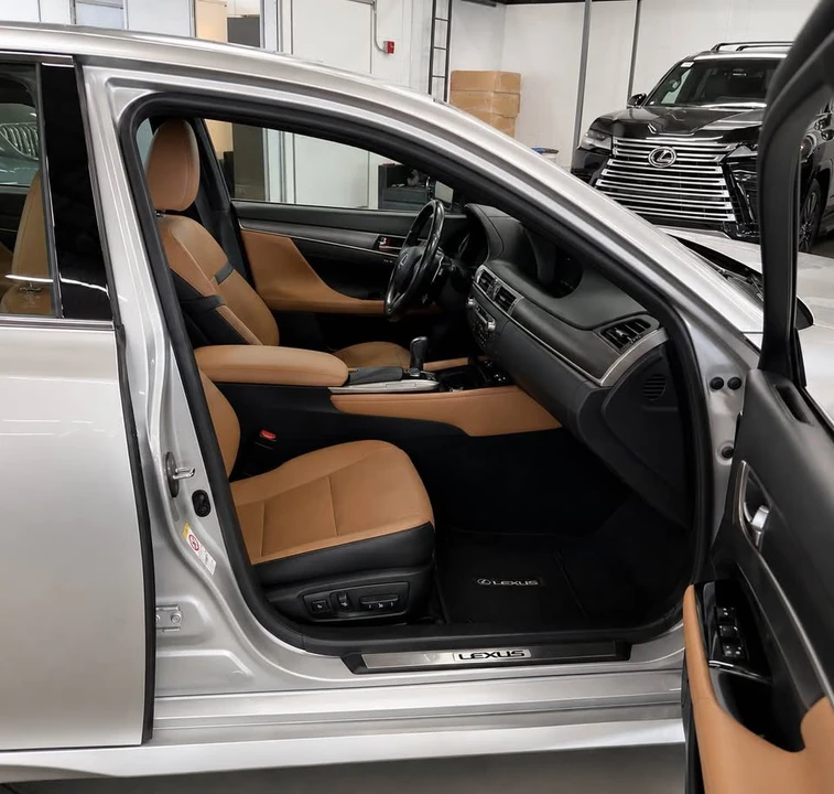 2017 Lexus GS 4th Gen - Image 13 of 20