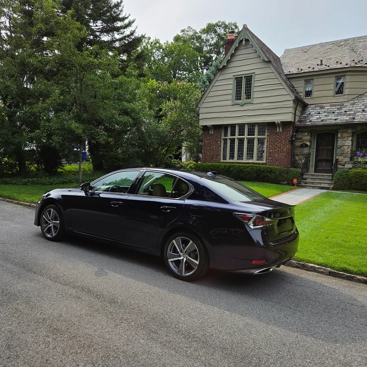 2017 Lexus GS 4th Gen - Image 12 of 31