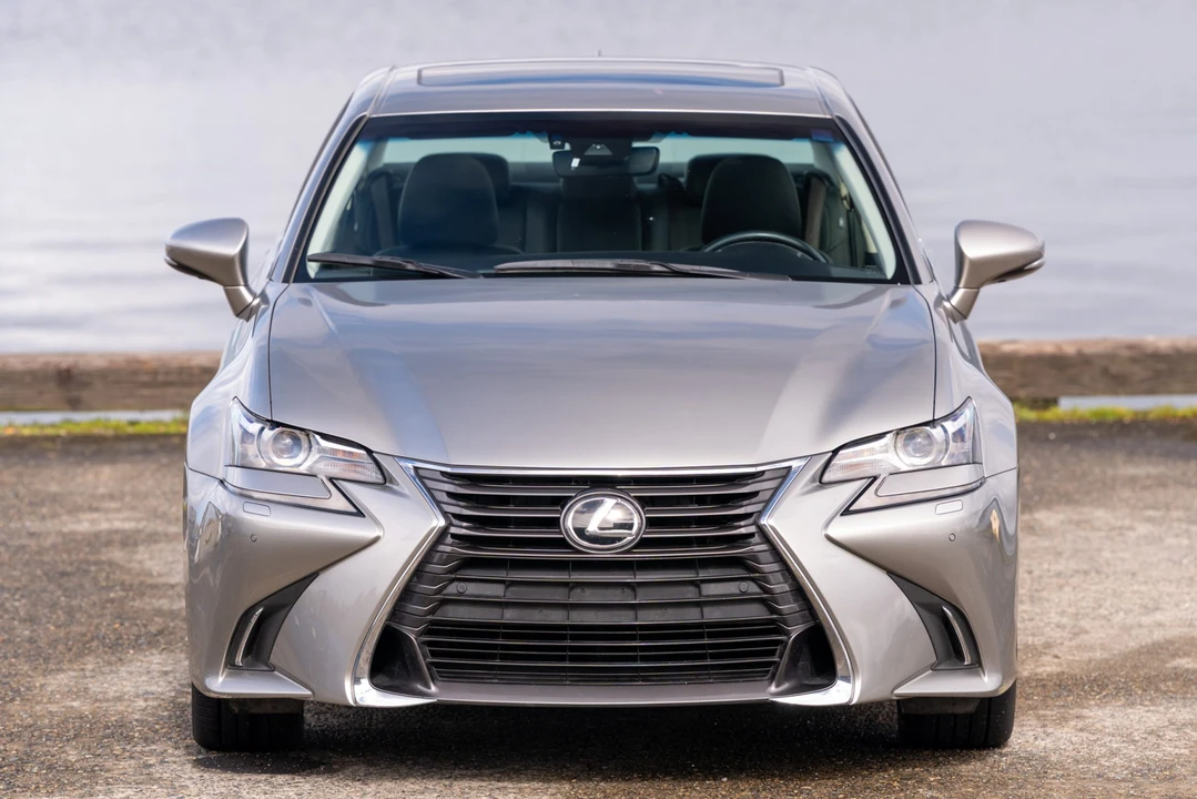 2017 Lexus GS 4th Gen - Image 10 of 31