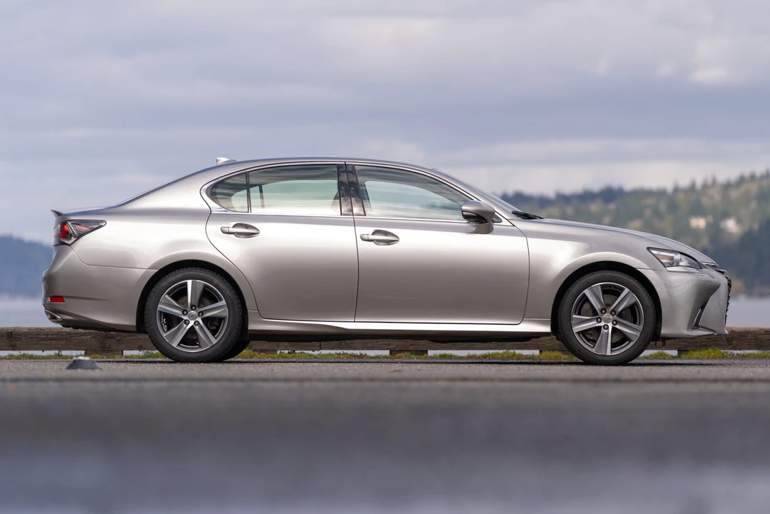 2017 Lexus GS 4th Gen - Image 23 of 31