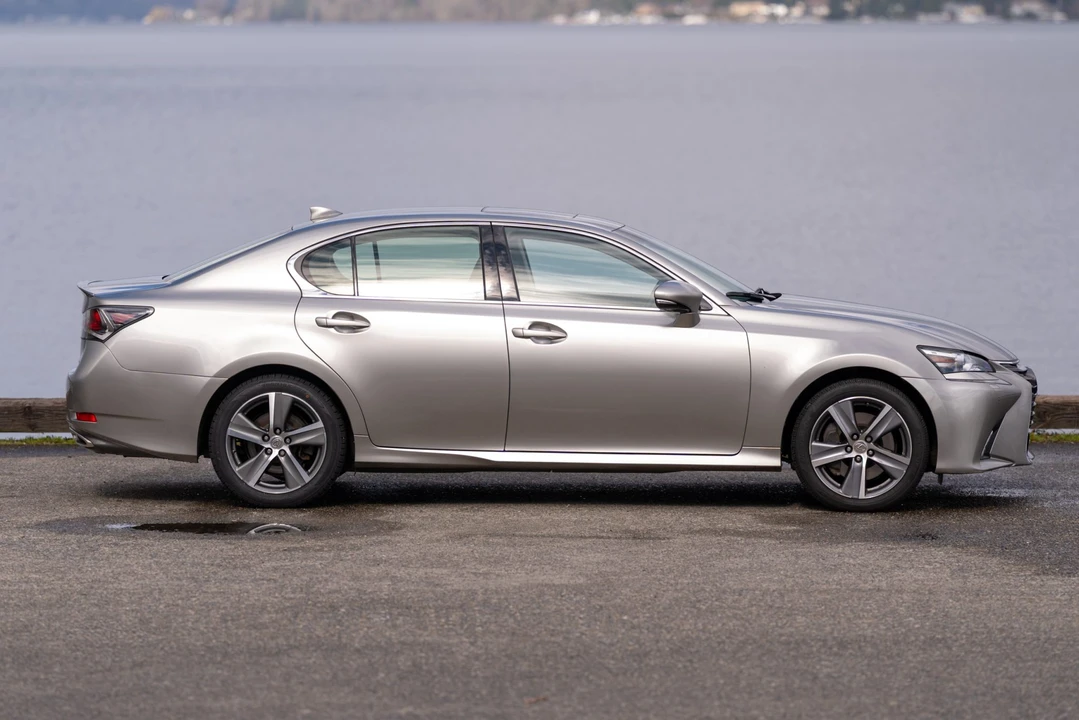 2017 Lexus GS 4th Gen - Image 22 of 31
