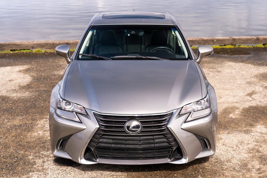 2017 Lexus GS 4th Gen - Image 9 of 31