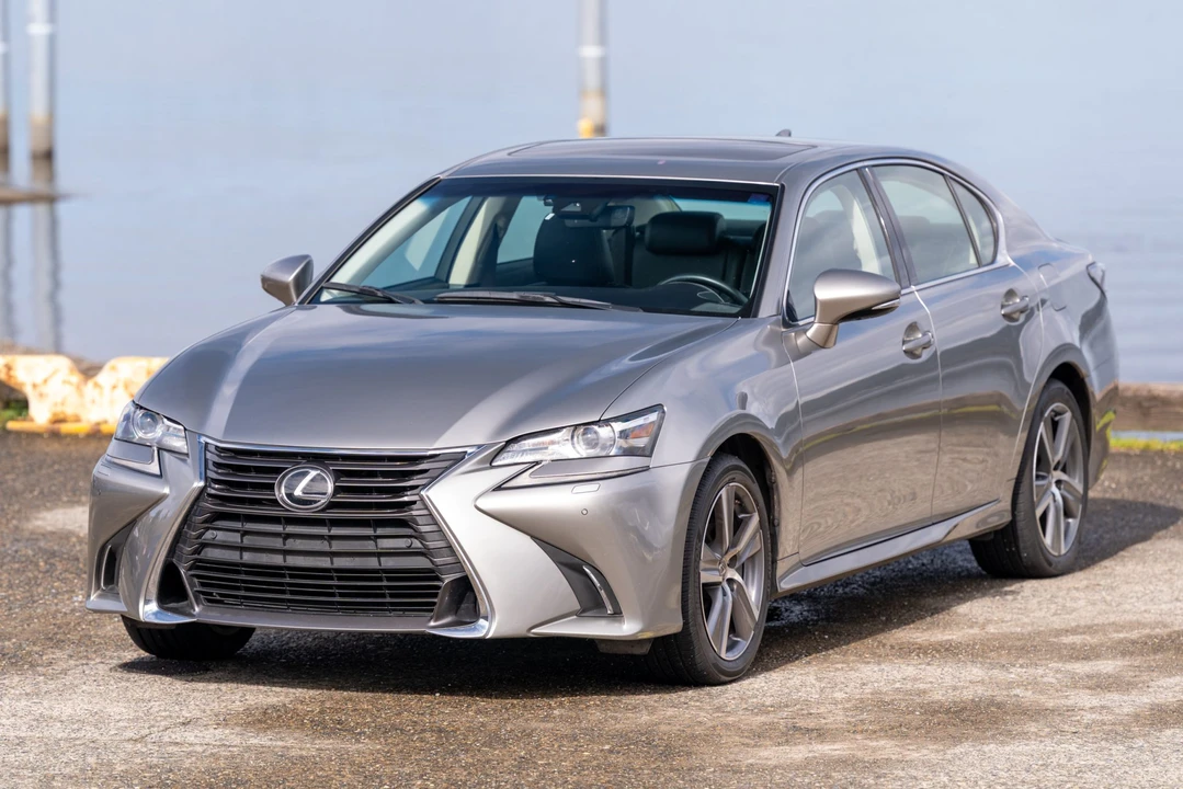 2017 Lexus GS 4th Gen - Image 5 of 31