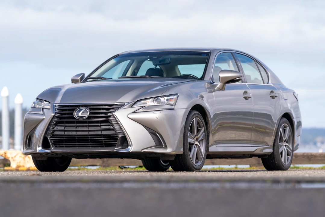 2017 Lexus GS 4th Gen - Image 7 of 31
