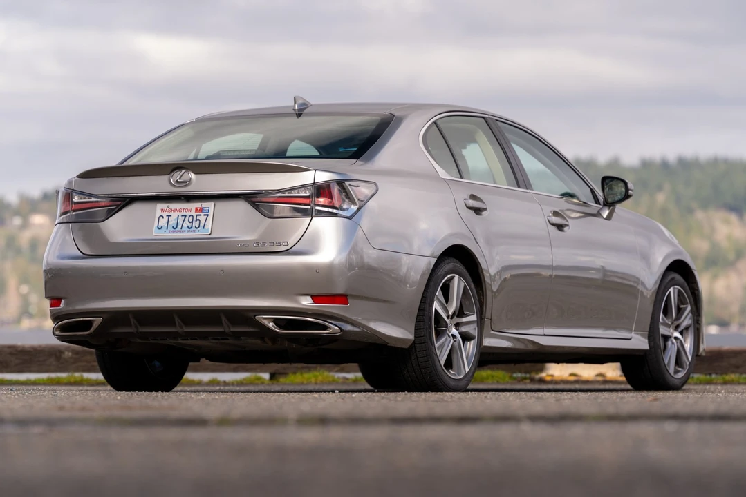 2017 Lexus GS 4th Gen - Image 27 of 31