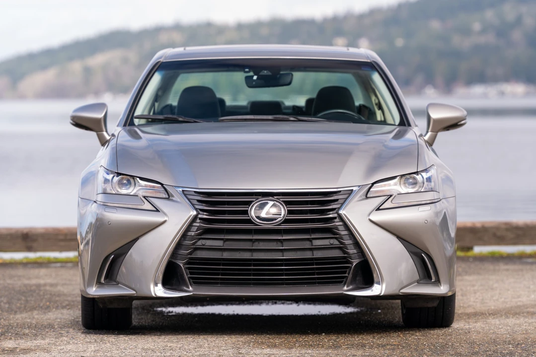 2017 Lexus GS 4th Gen - Image 11 of 31