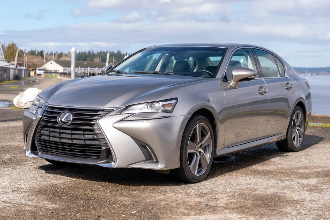 2017 Lexus GS 4th Gen - Image 3 of 31