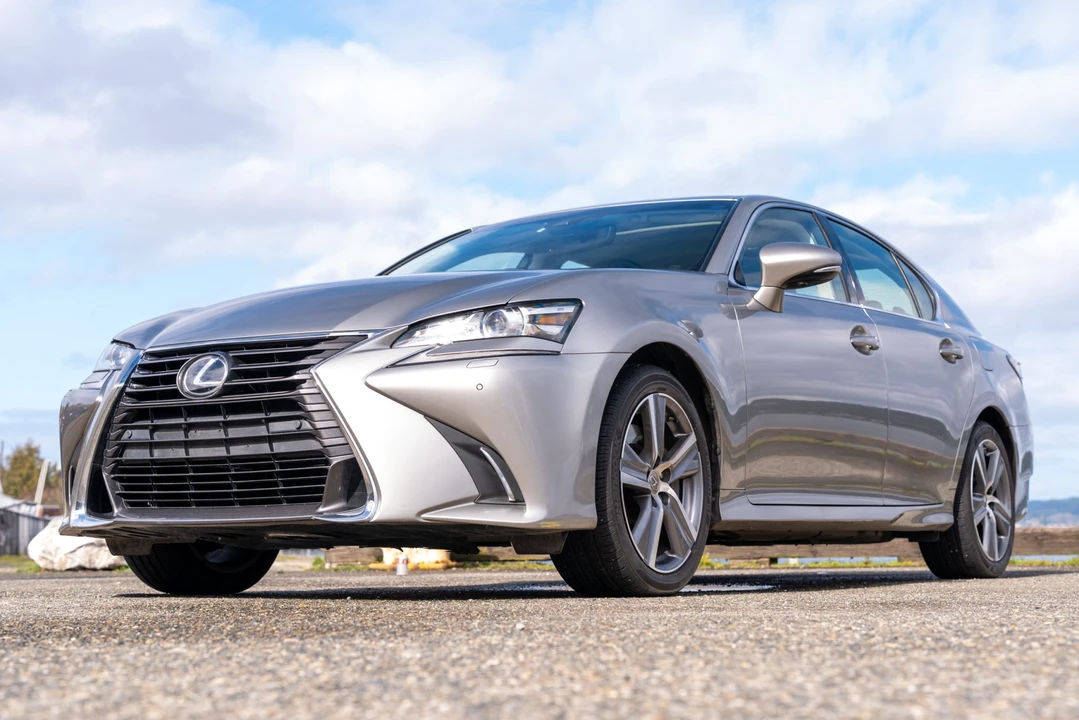 2017 Lexus GS 4th Gen - Image 2 of 31