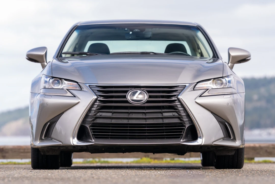 2017 Lexus GS 4th Gen - Image 14 of 31