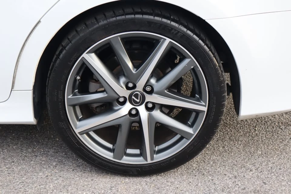 2017 Lexus GS 4th Gen - Image 10 of 20