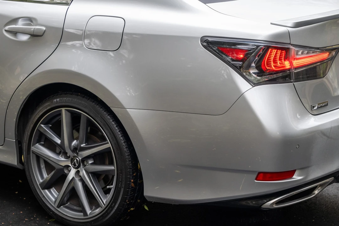 2017 Lexus GS 4th Gen - Image 25 of 31