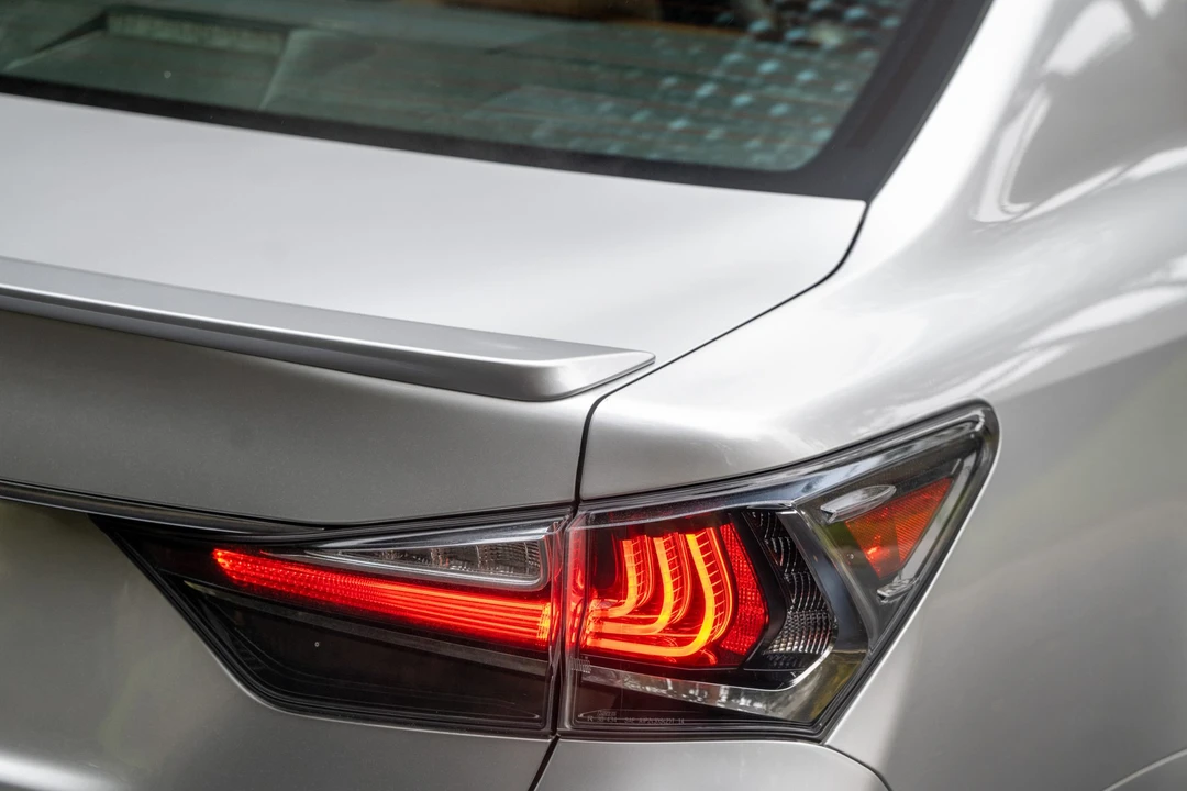 2017 Lexus GS 4th Gen - Image 24 of 31