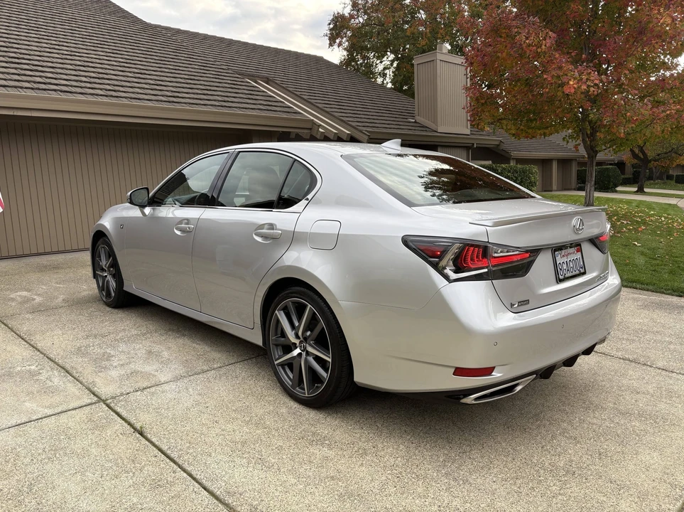 2017 Lexus GS 4th Gen - Image 16 of 31