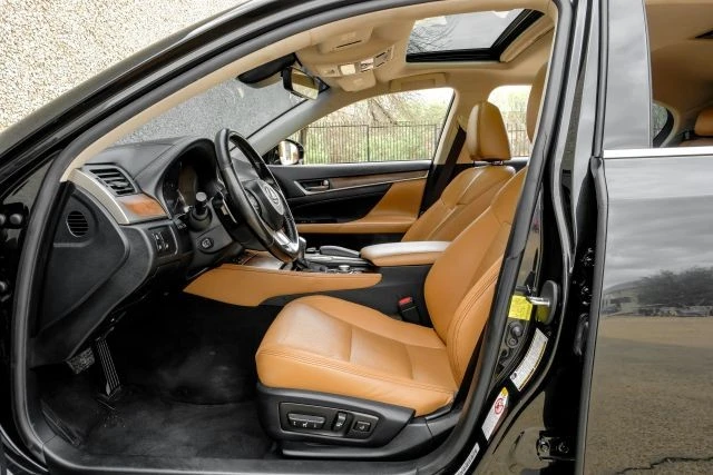 2017 Lexus GS 4th Gen - Image 4 of 31