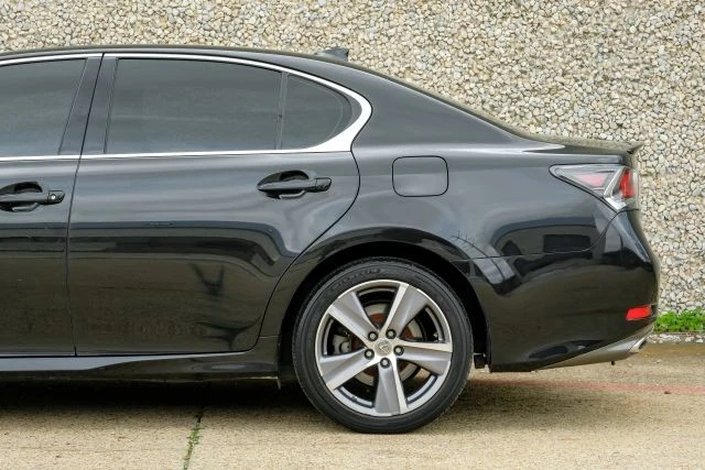 2017 Lexus GS 4th Gen - Image 14 of 31