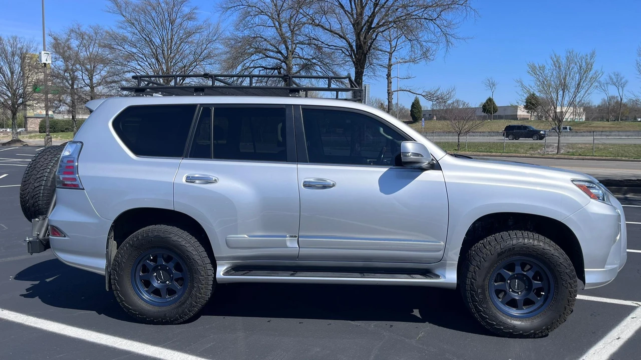 2017 Lexus GX 2nd Gen - Image 11 of 31