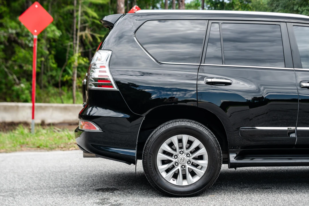 2017 Lexus GX 2nd Gen - Image 27 of 31