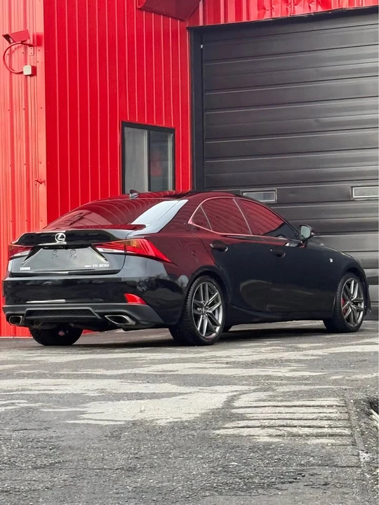 2017 Lexus IS 3rd Gen - Image 4 of 20