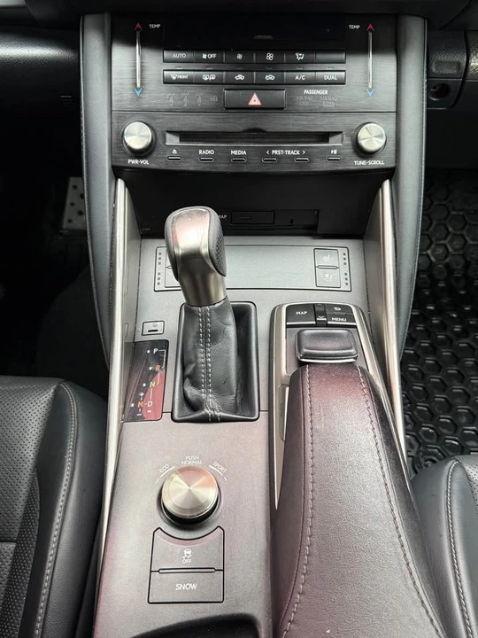 2017 Lexus IS 3rd Gen - Image 17 of 20