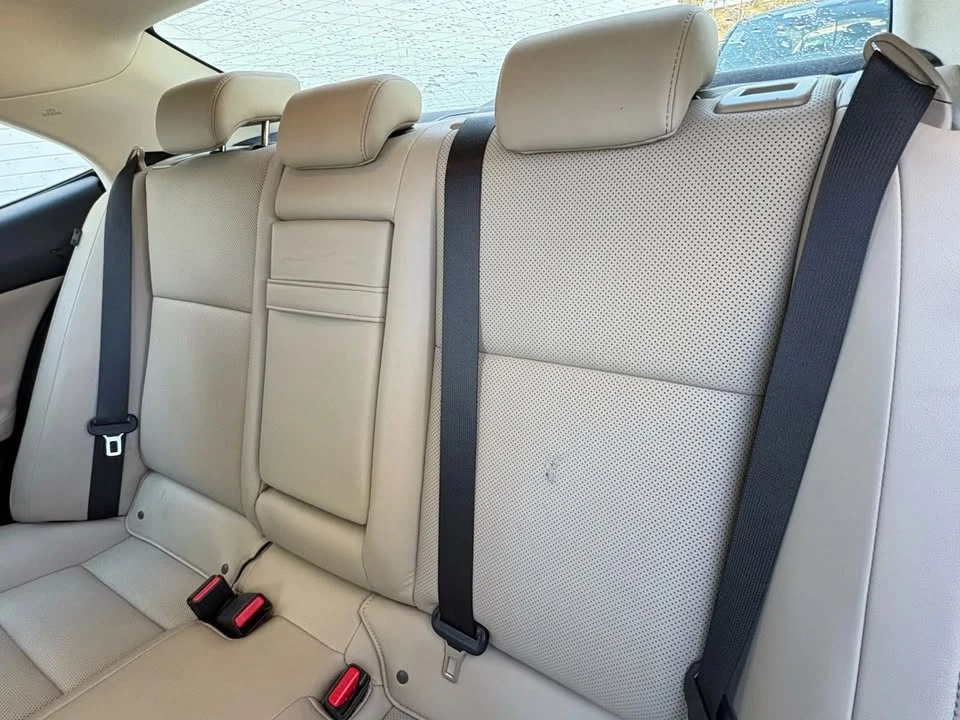 2017 Lexus IS 3rd Gen - Image 19 of 20