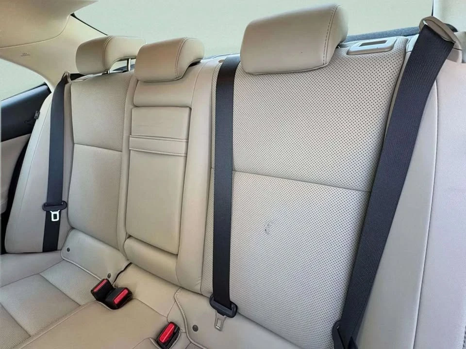 2017 Lexus IS 3rd Gen - Image 19 of 20