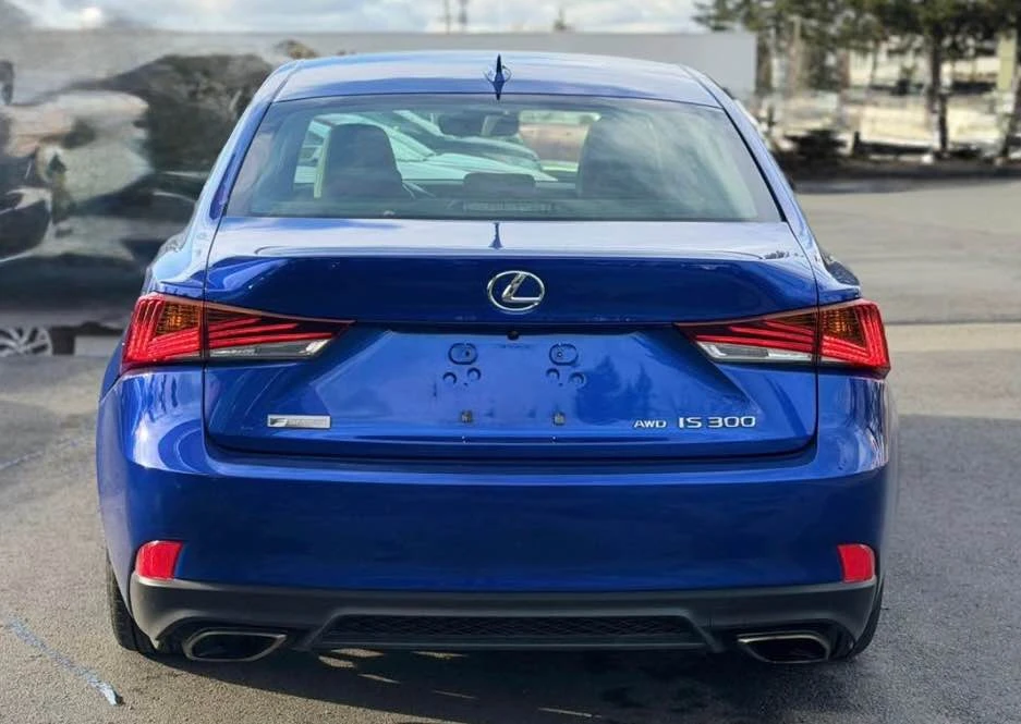 2017 Lexus IS 3rd Gen - Image 4 of 9