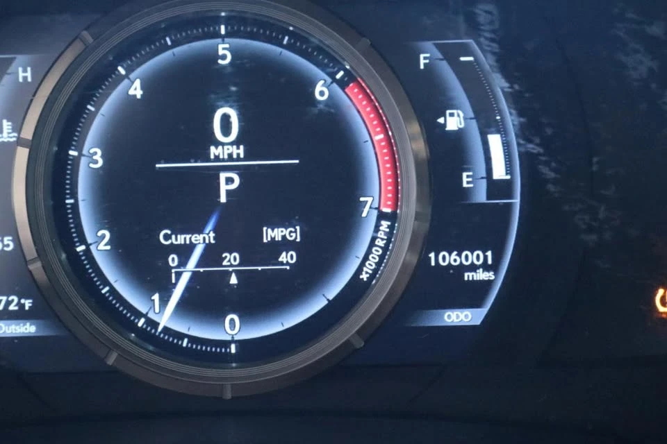 2017 Lexus IS 3rd Gen - Image 18 of 20