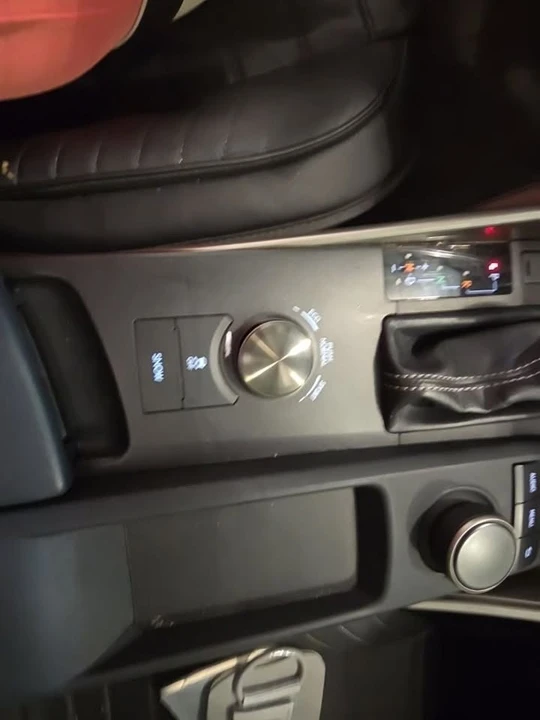 2017 Lexus IS 3rd Gen - Image 18 of 20