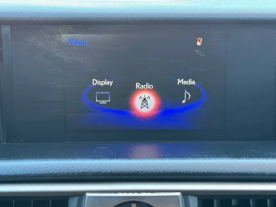 2017 Lexus IS 3rd Gen - Image 18 of 19