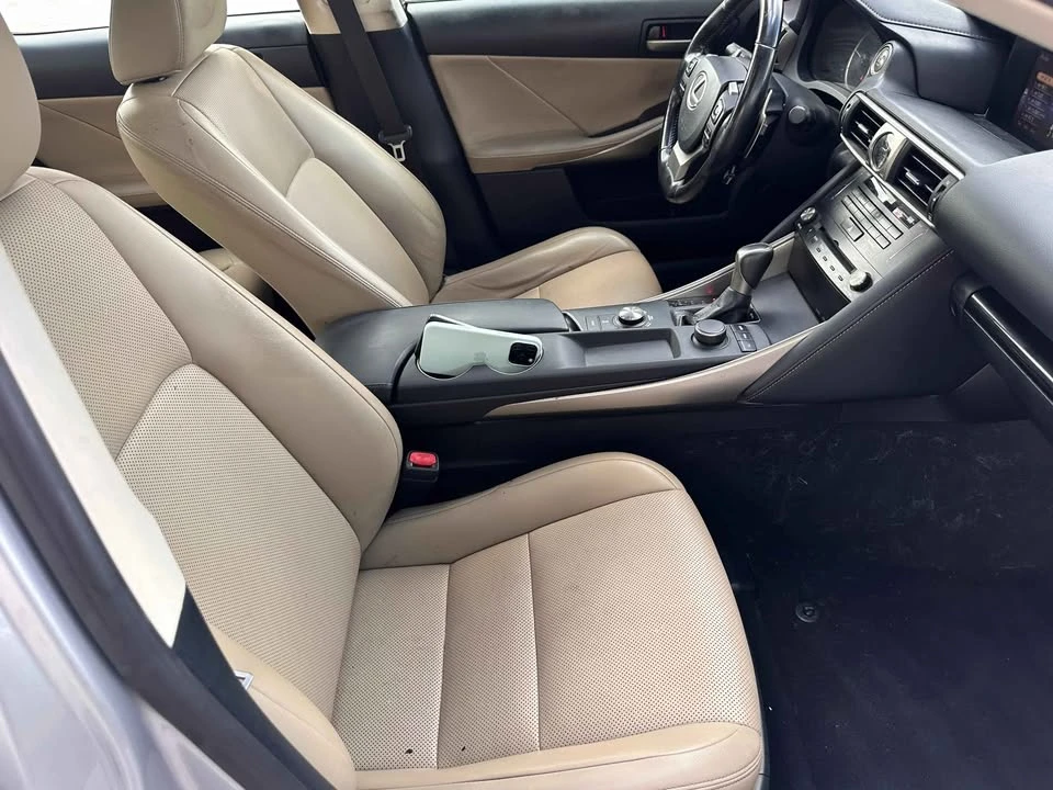 2017 Lexus IS 3rd Gen - Image 8 of 12