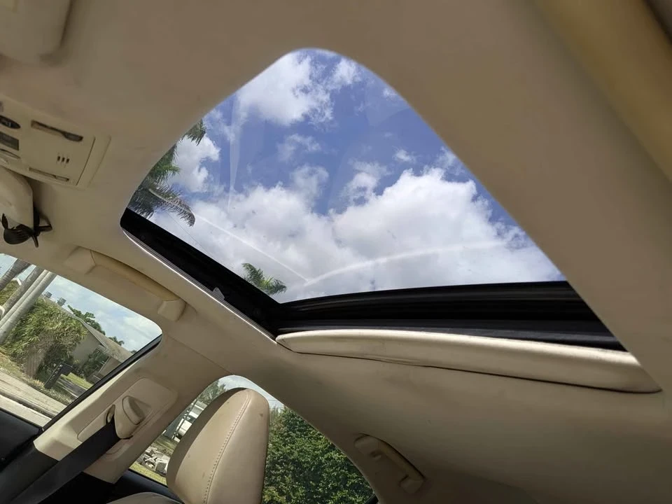 2017 Lexus IS 3rd Gen - Image 18 of 20