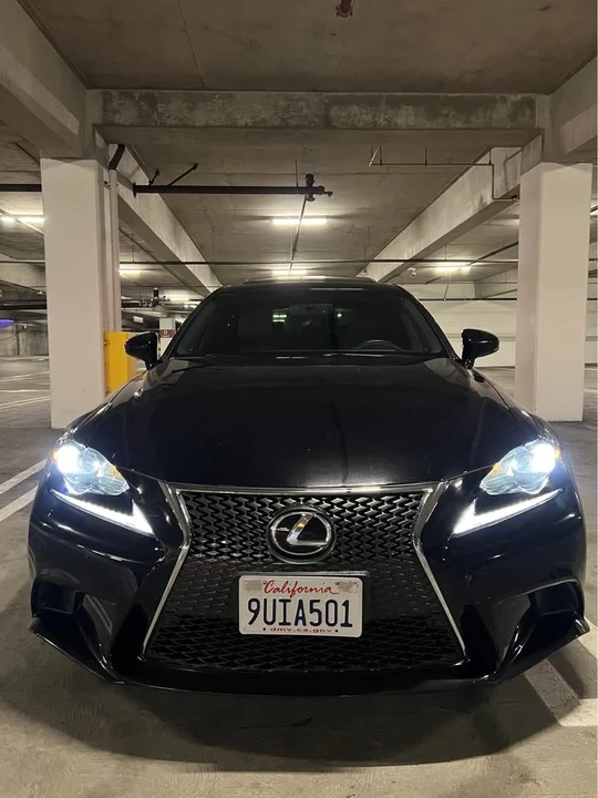2017 Lexus IS 3rd Gen - Image 19 of 20