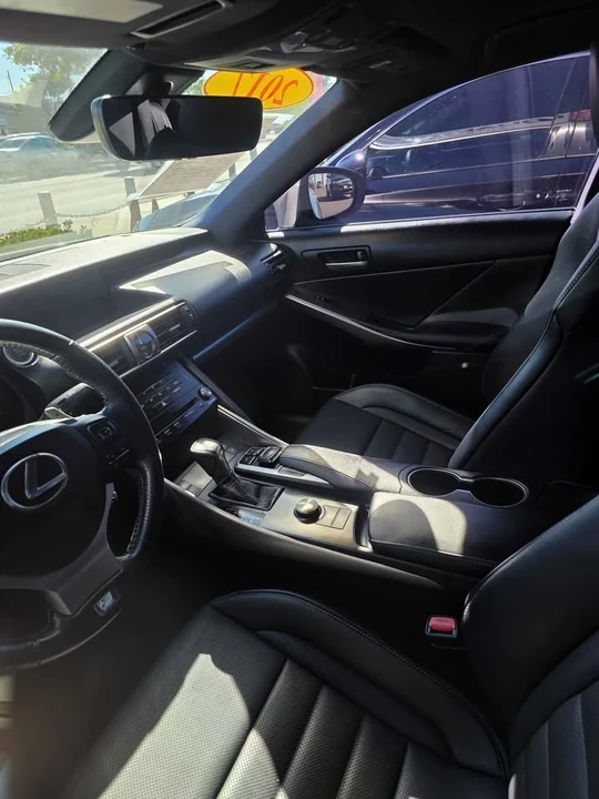 2017 Lexus IS 3rd Gen - Image 5 of 9