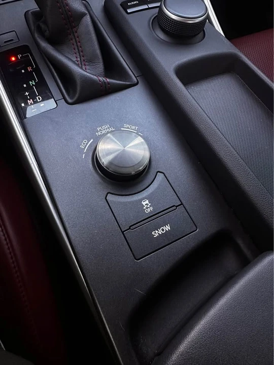 2017 Lexus IS 3rd Gen - Image 16 of 17
