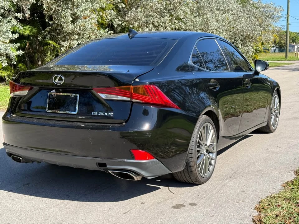 2017 Lexus IS 3rd Gen - Image 4 of 8