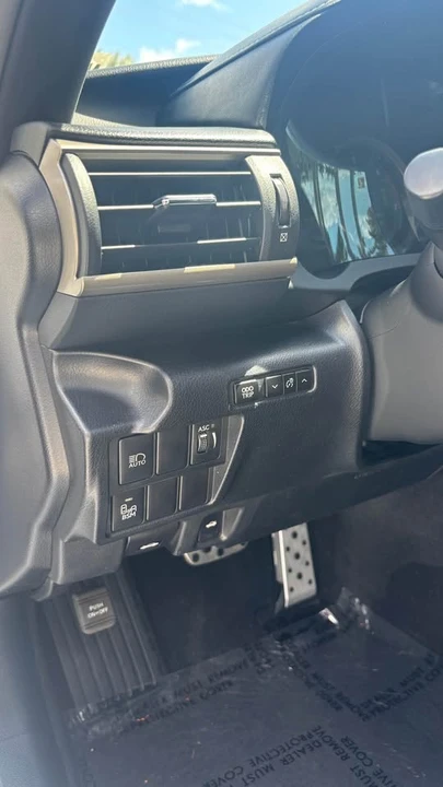 2017 Lexus IS 3rd Gen - Image 7 of 11