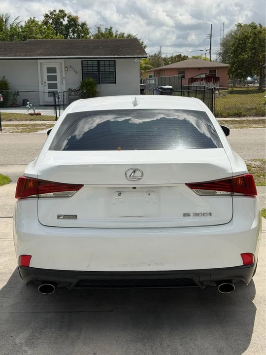 2017 Lexus IS 3rd Gen - Image 4 of 10