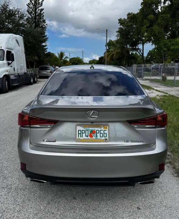 2017 Lexus IS 3rd Gen - Image 4 of 7
