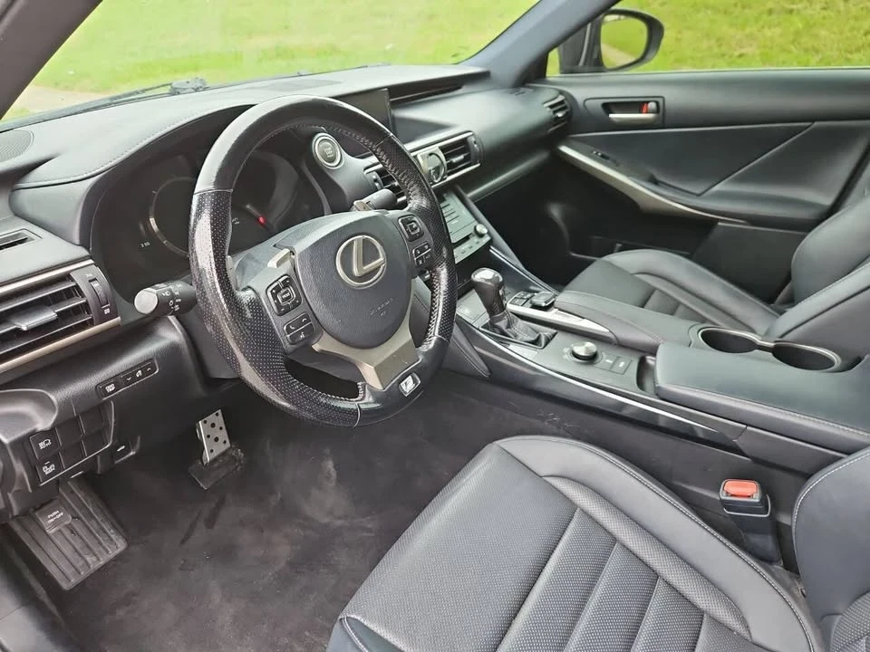 2017 Lexus IS 3rd Gen - Image 11 of 20